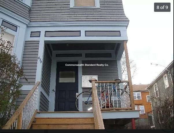 Building Photo - 839 Parker St