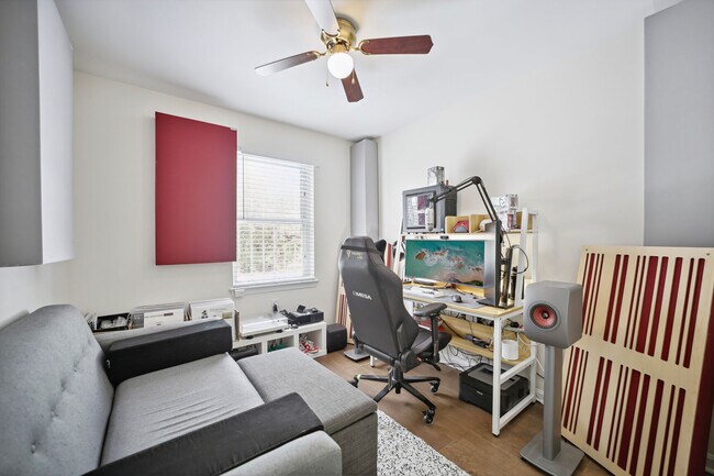 Foto del edificio - 1622 5th St NW