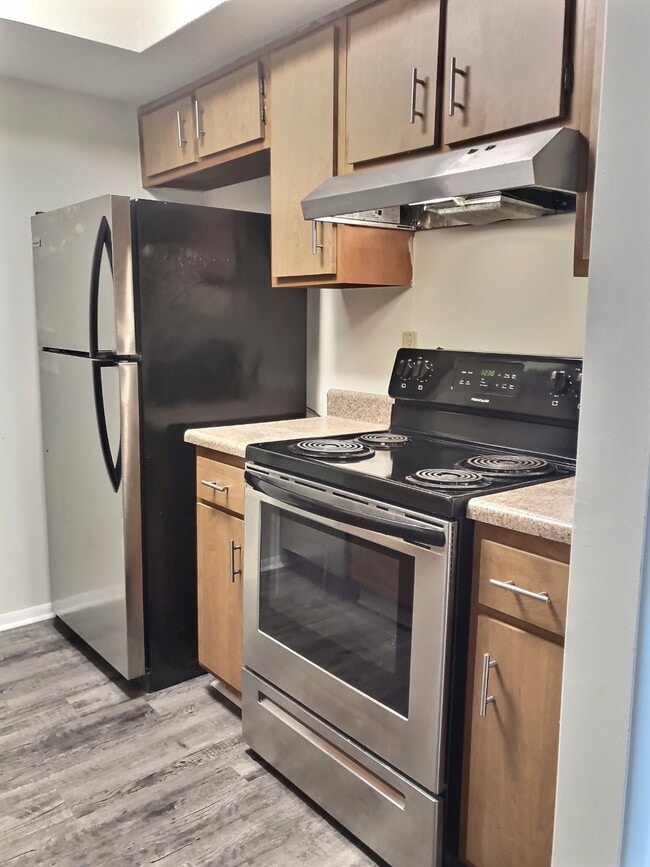 Building Photo - Carriage Hills Apartments