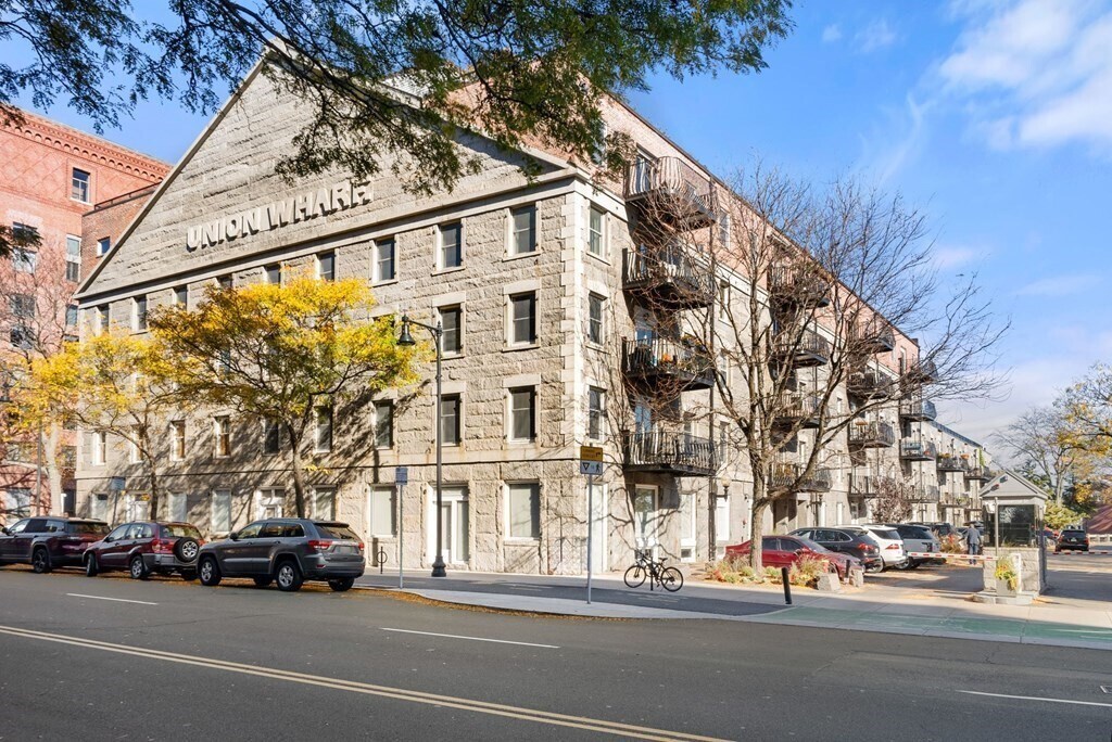 Primary Photo - 343 Commercial Street
