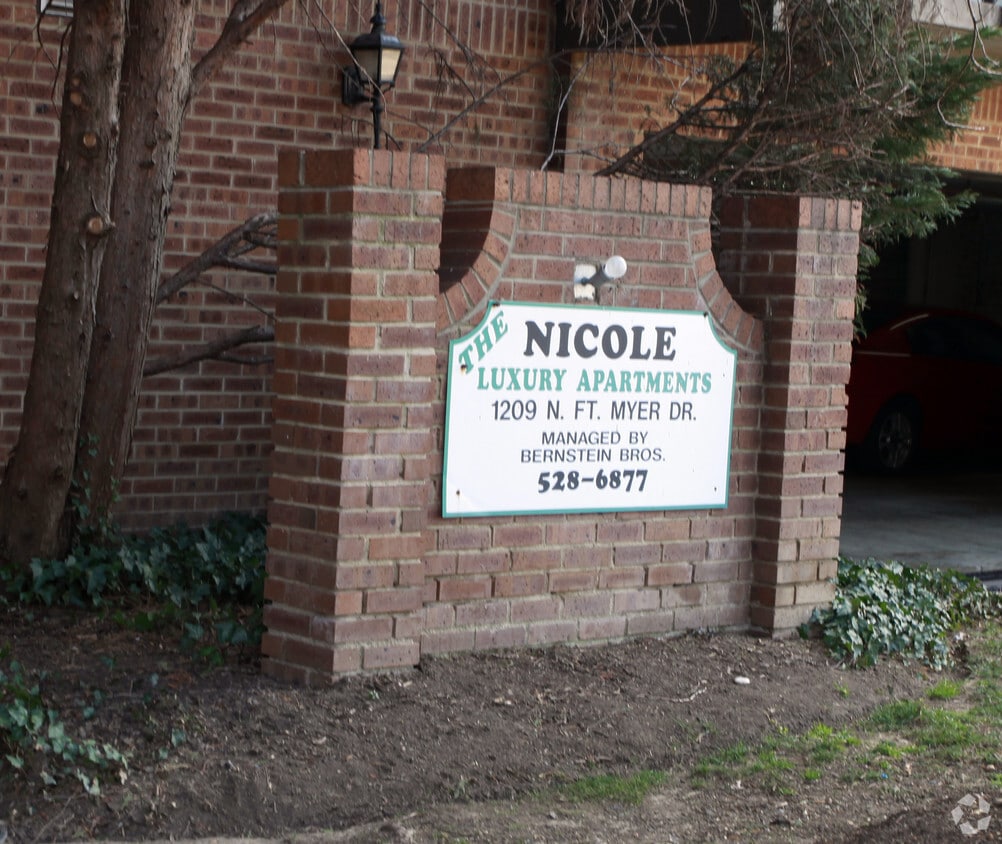 Building Photo - The Nicole