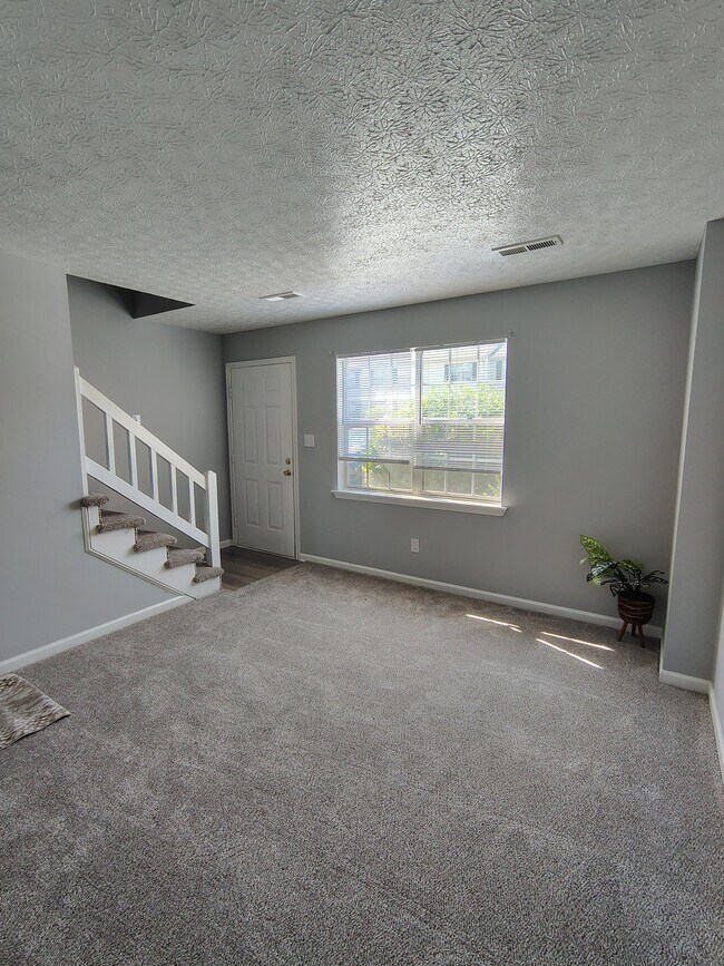 Foto del edificio - 9 Fonda Dr