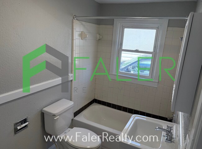 Foto del edificio - Charming Kettering Home