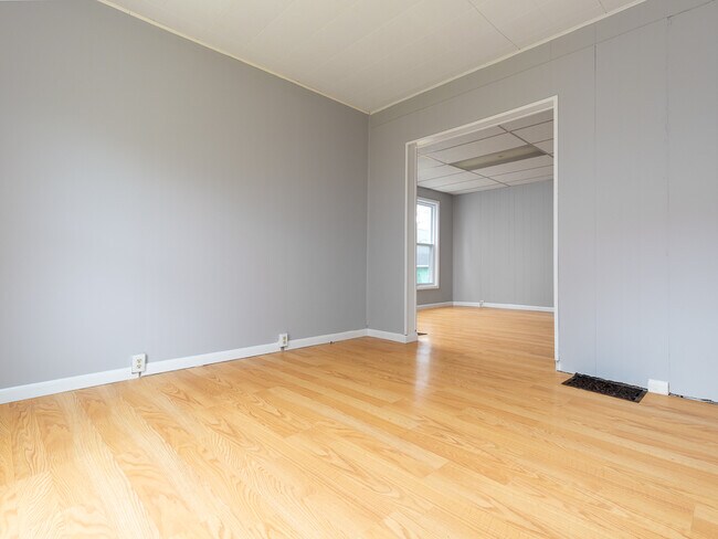 Foto del edificio - 446 S Pleasant St