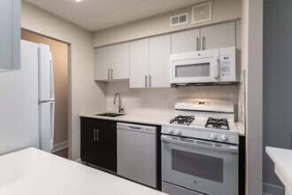 Building Photo - Lions Gate Apartments