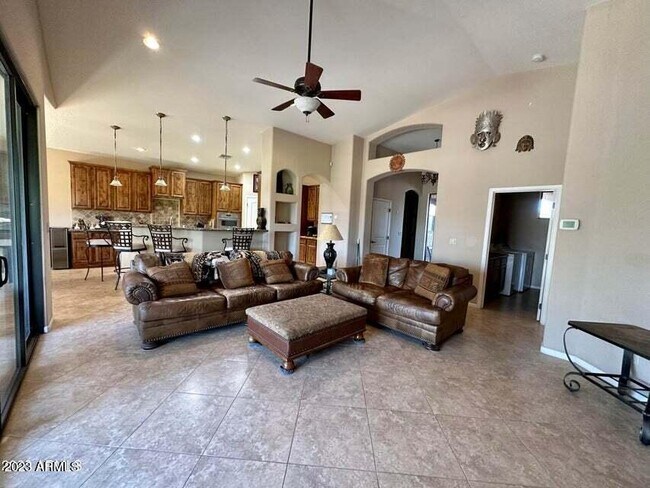 Building Photo - 3893 Long Dr