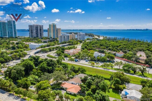 Foto del edificio - 3 br, 2 bath House - 36 SW 27th Rd # 0