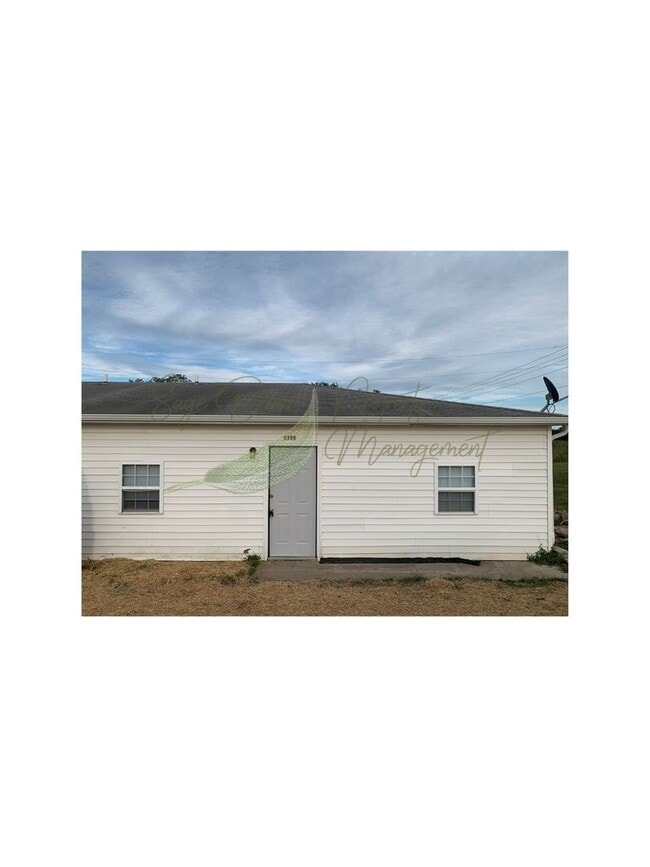 Building Photo - 119 NE State Hwy E