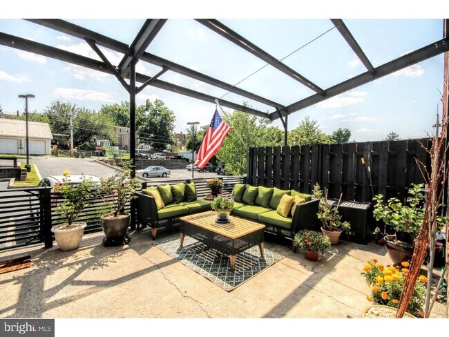 Foto del edificio - 200 Lincoln Ave