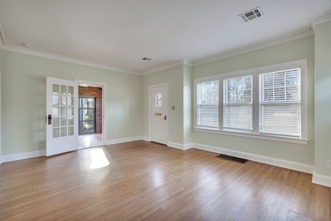 Foto del edificio - 109 E 26th Pl