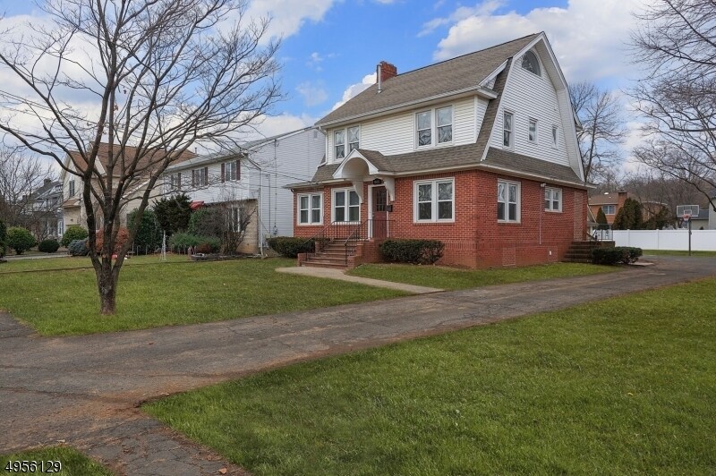 Foto principal - 1935 Mountain Ave