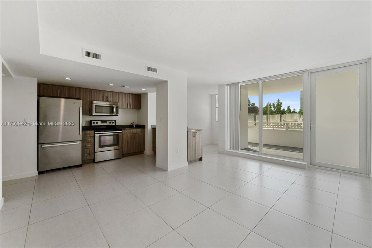 Foto principal - 910 West Ave