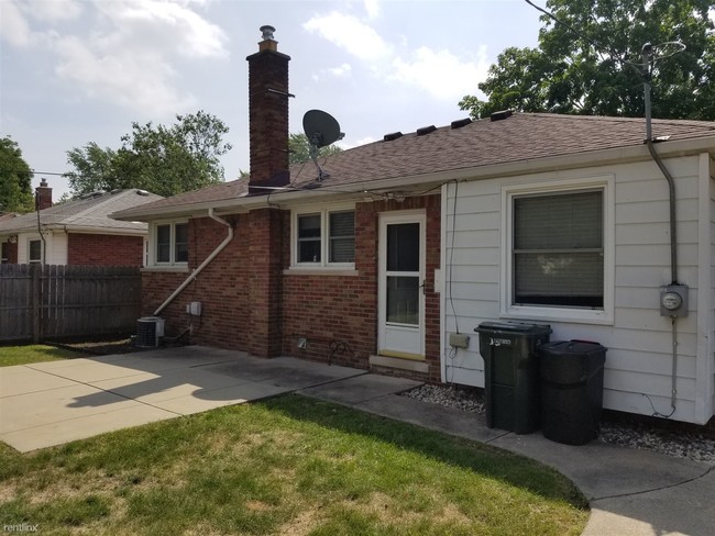 Building Photo - 3 br, 1.5 bath House - 22679 Oconnor St
