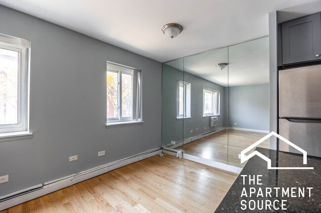 Foto del edificio - 3801 N Pine Grove Ave