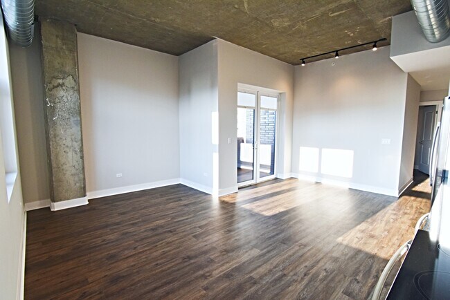 Foto del edificio - 3833 N Broadway