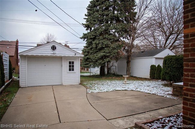 Building Photo - 22544 Heinze St