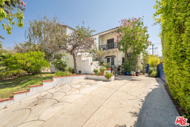 Foto del edificio - 8316 4th St