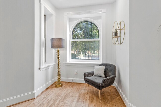 Foto del edificio - 1443 East Capitol St SE