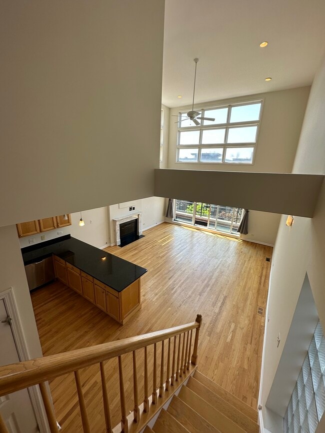 Foto del edificio - 825 N Marshfield Ave