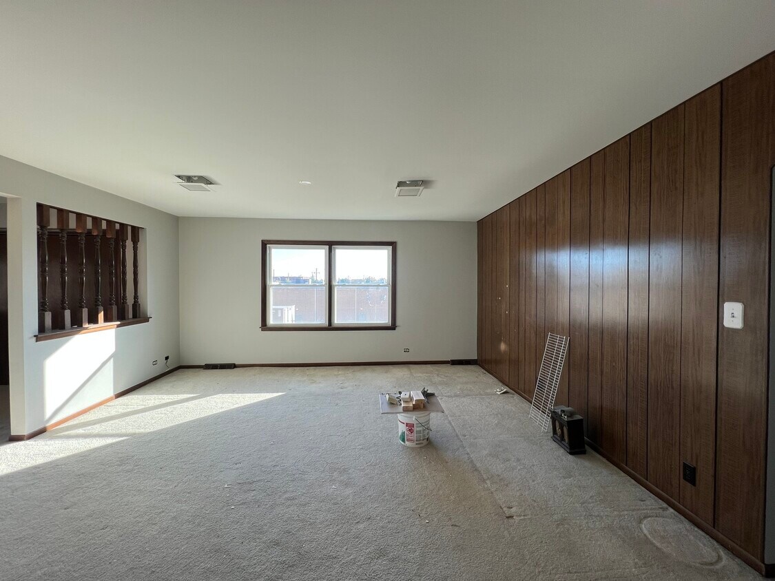 Foto principal - 5635 W Montrose Ave