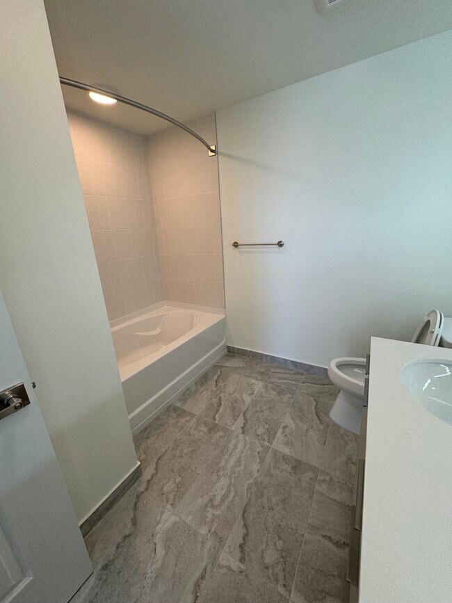Foto del edificio - 244 NW 31st St