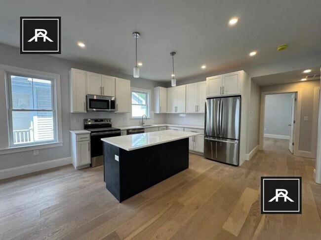 Building Photo - 3 bedroom in Brighton MA 02135