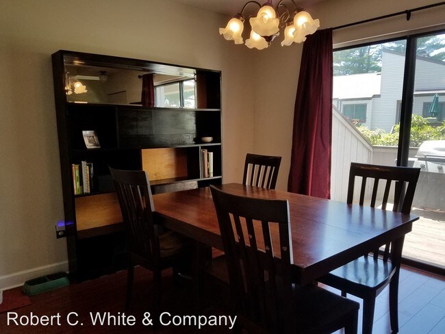 Building Photo - 2 br, 1.5 bath House - 132 Cottonwood Road