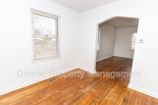 Foto del edificio - 4913 Carolyn Ln