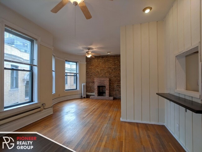 Building Photo - 1224 N Dearborn St