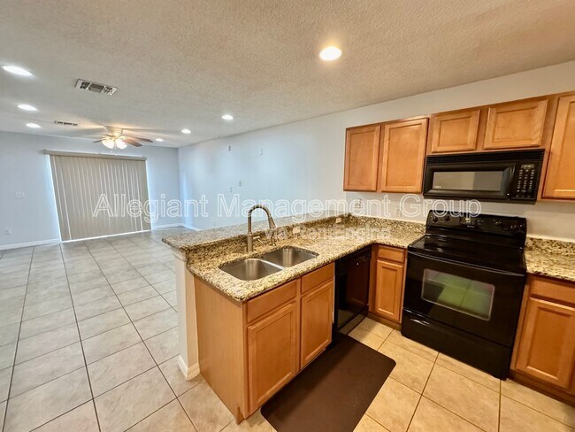 Photo - 12613 Somerset Oaks St Townhome