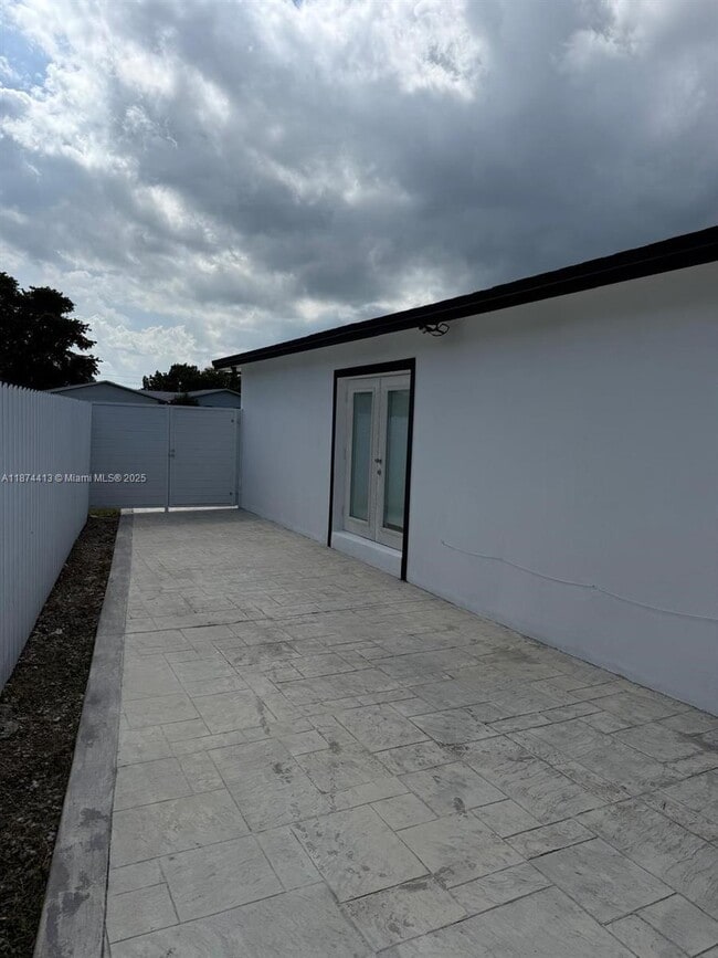 Building Photo - 25415 SW 128th Ave