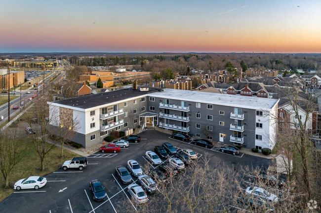 Building Photo - Gold Zone Ridge