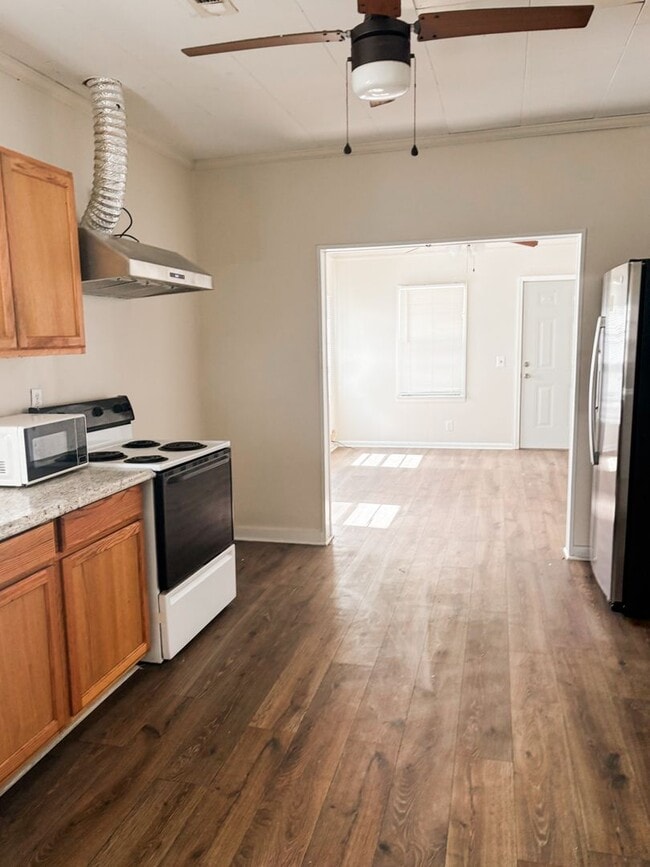 Building Photo - Affordable 2 BR 1 bath home