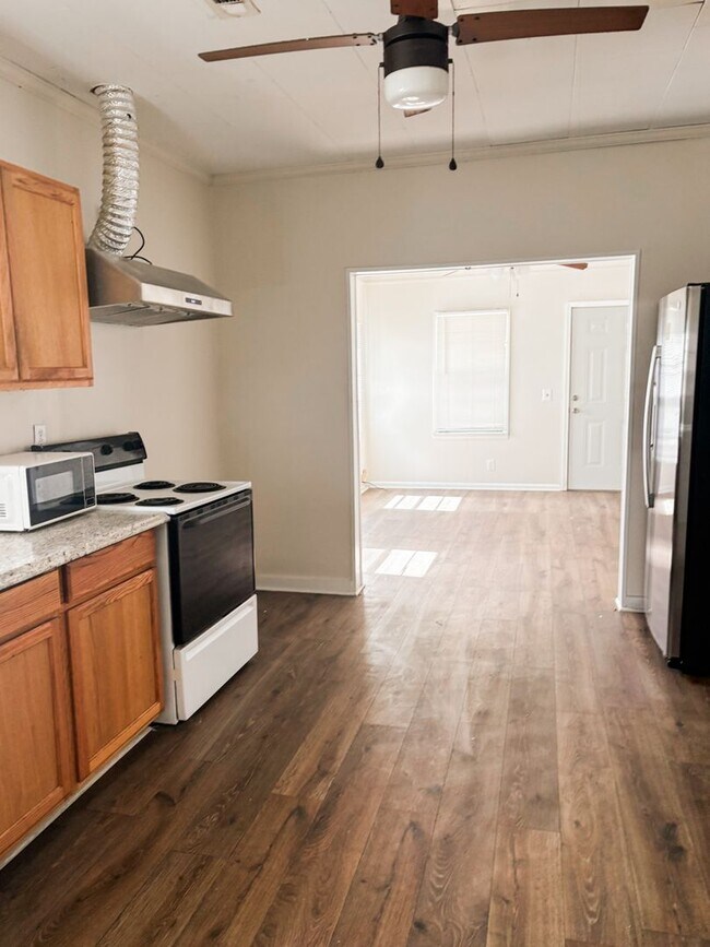 Foto del edificio - Affordable 2 BR 1 bath home