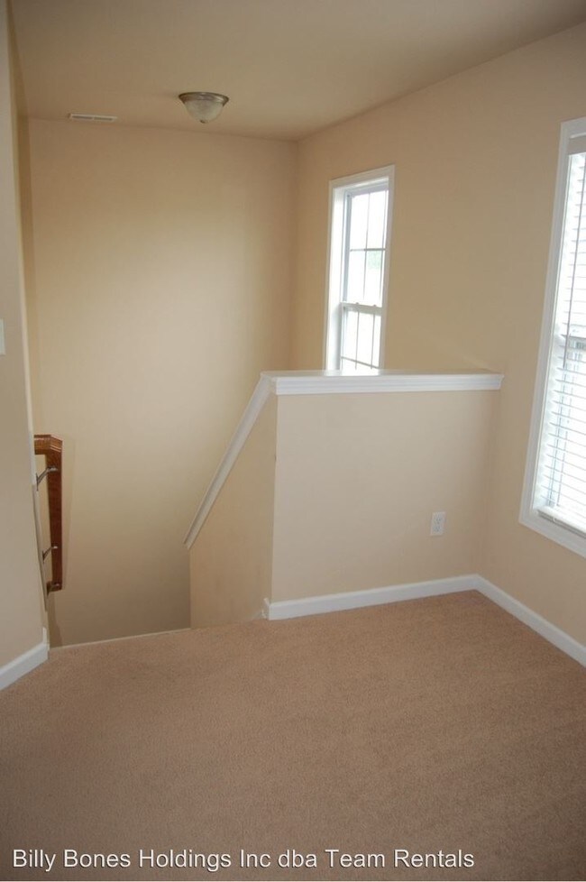 Building Photo - 167 Moonstone Ct