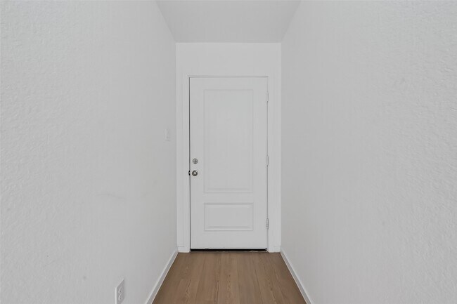 Foto del edificio - 3302 Hereford Dr