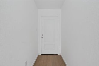 Building Photo - 3302 Hereford Dr