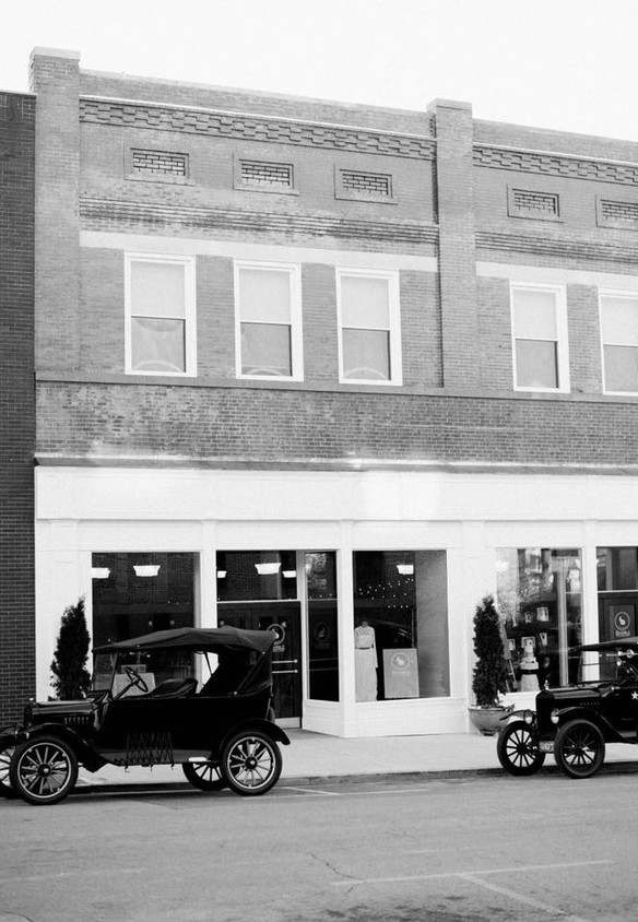 Street Side - 204 Gay St