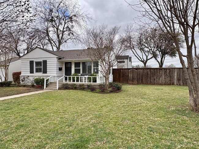 Photo - 9919 Dresden Dr House