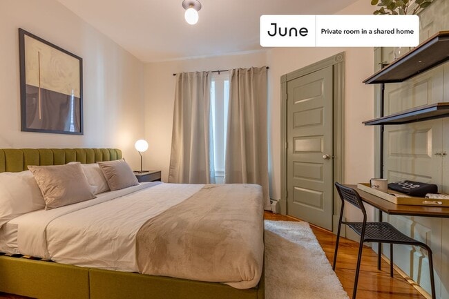 Building Photo - Private bedroom in 4 bed/1 bath Home