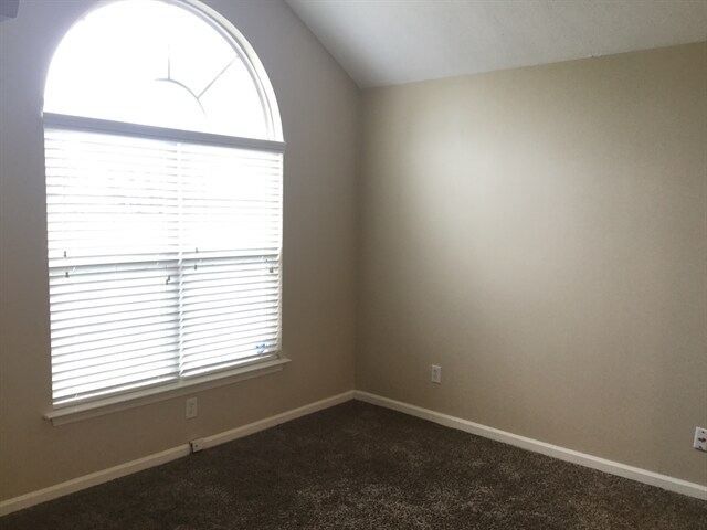 Building Photo - 2521 Fairstone Avenue