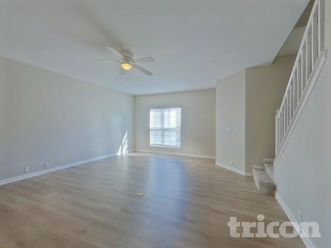 Building Photo - 968 Burning Bush Point