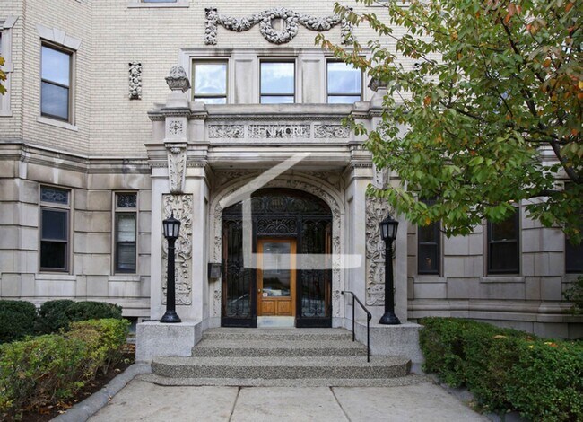 Foto del edificio - Beautiful Fenway 2-Bed/1-Bath; Great Location