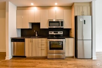 Building Photo - 30 Bd Saint-Joseph E