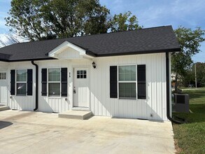 Building Photo - 518 W Taylor St