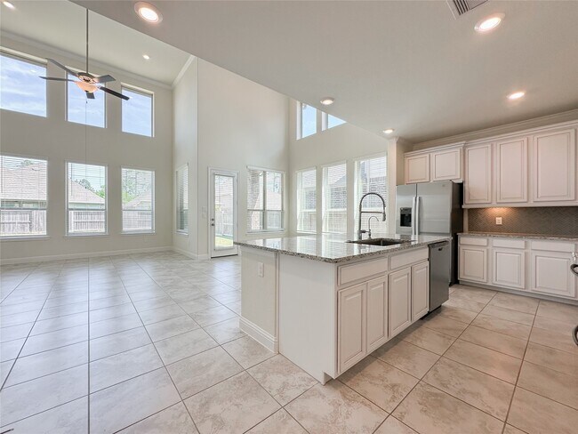 Building Photo - 6710 Gallinas Wy