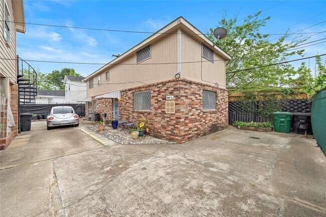 Foto del edificio - 2506-2502 Wheeler Ave