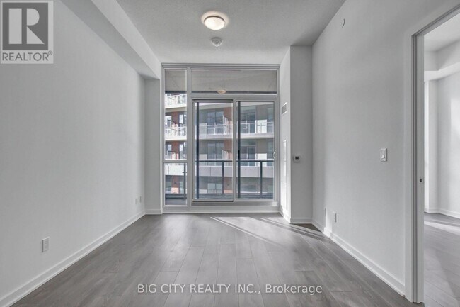 Building Photo - 38 Forest Manor Rd