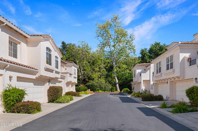 Foto del edificio - 1048 Mountain Oak Pl
