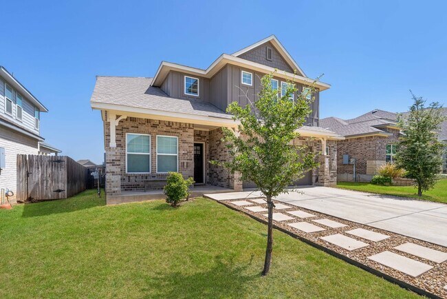 Foto del edificio - Spacious 4-Bed Oasis with Pool Access & Modern Upgrades in New Braunfels